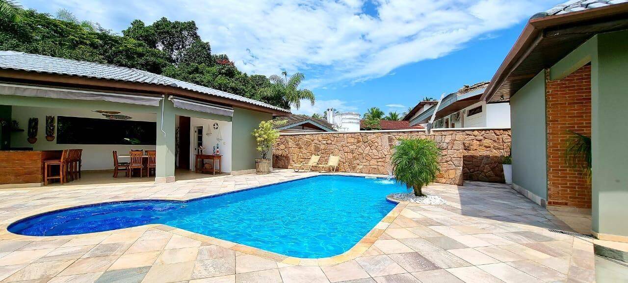 Casa à venda Riviera módulo 5 com dois lotes e excelente localização.