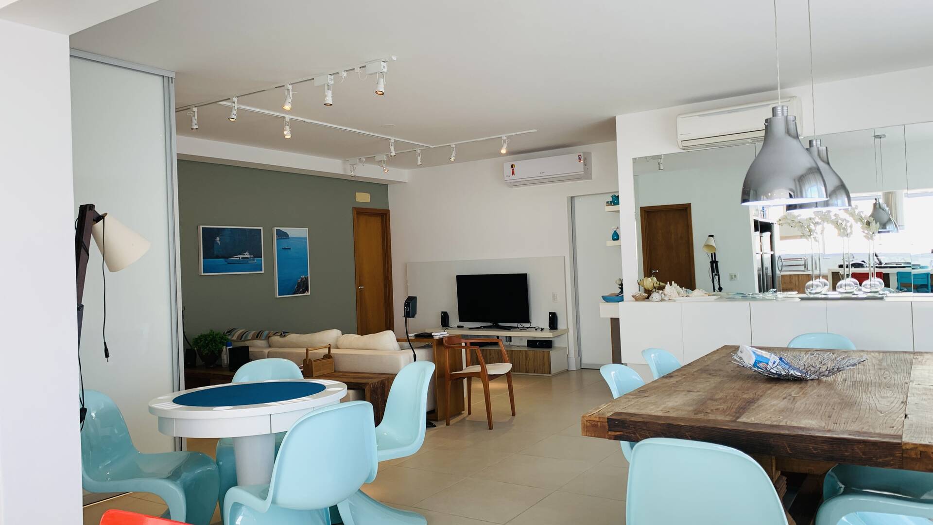 Cobertura à venda Riviera módulo 7 com vista para serra.