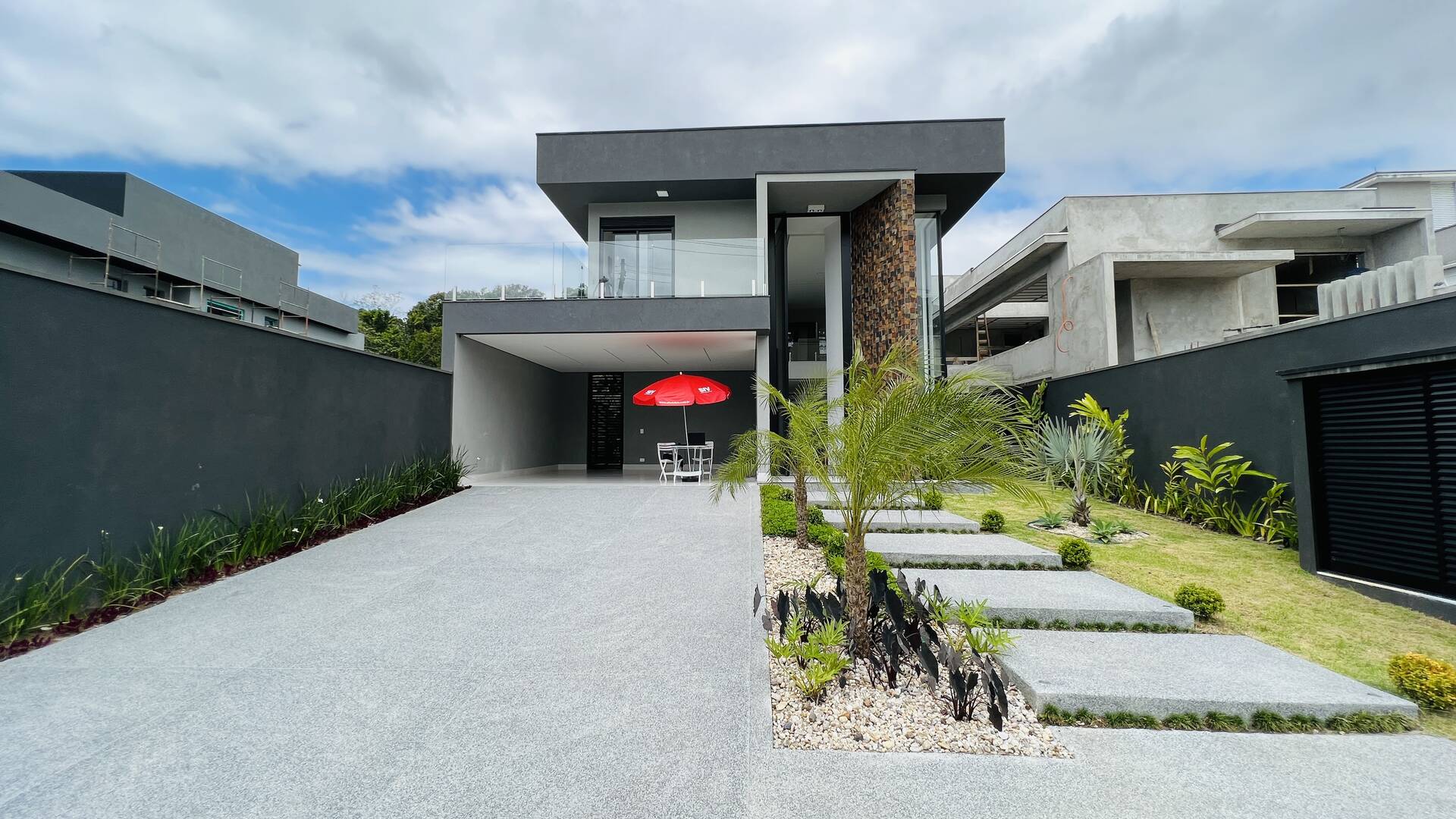 Casa nova à venda Riviera de São Lourenço mod. 24 finamente decorada