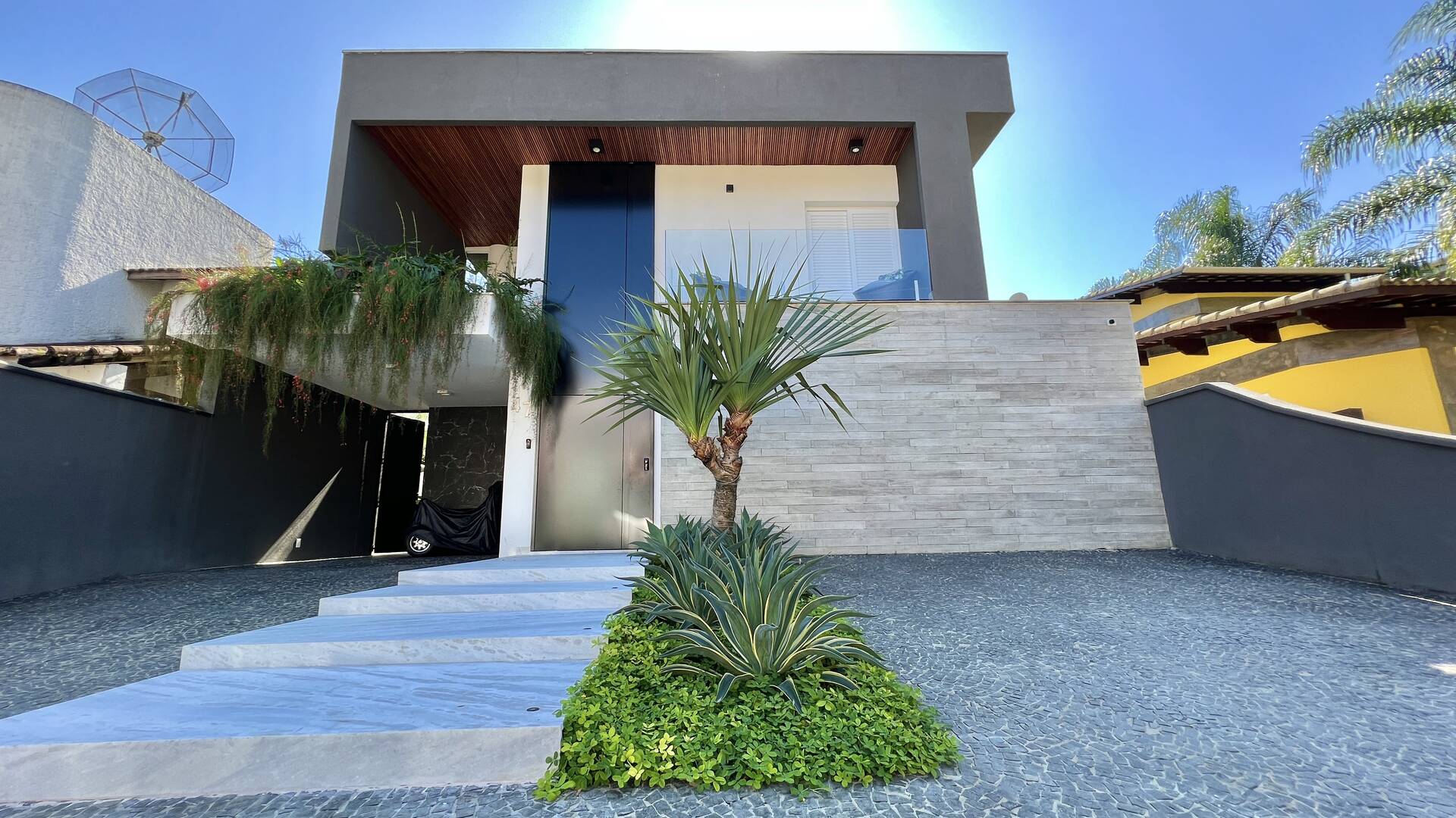 *Casa Moderna à Venda na Riviera de São Lourenço - Módulo 21*