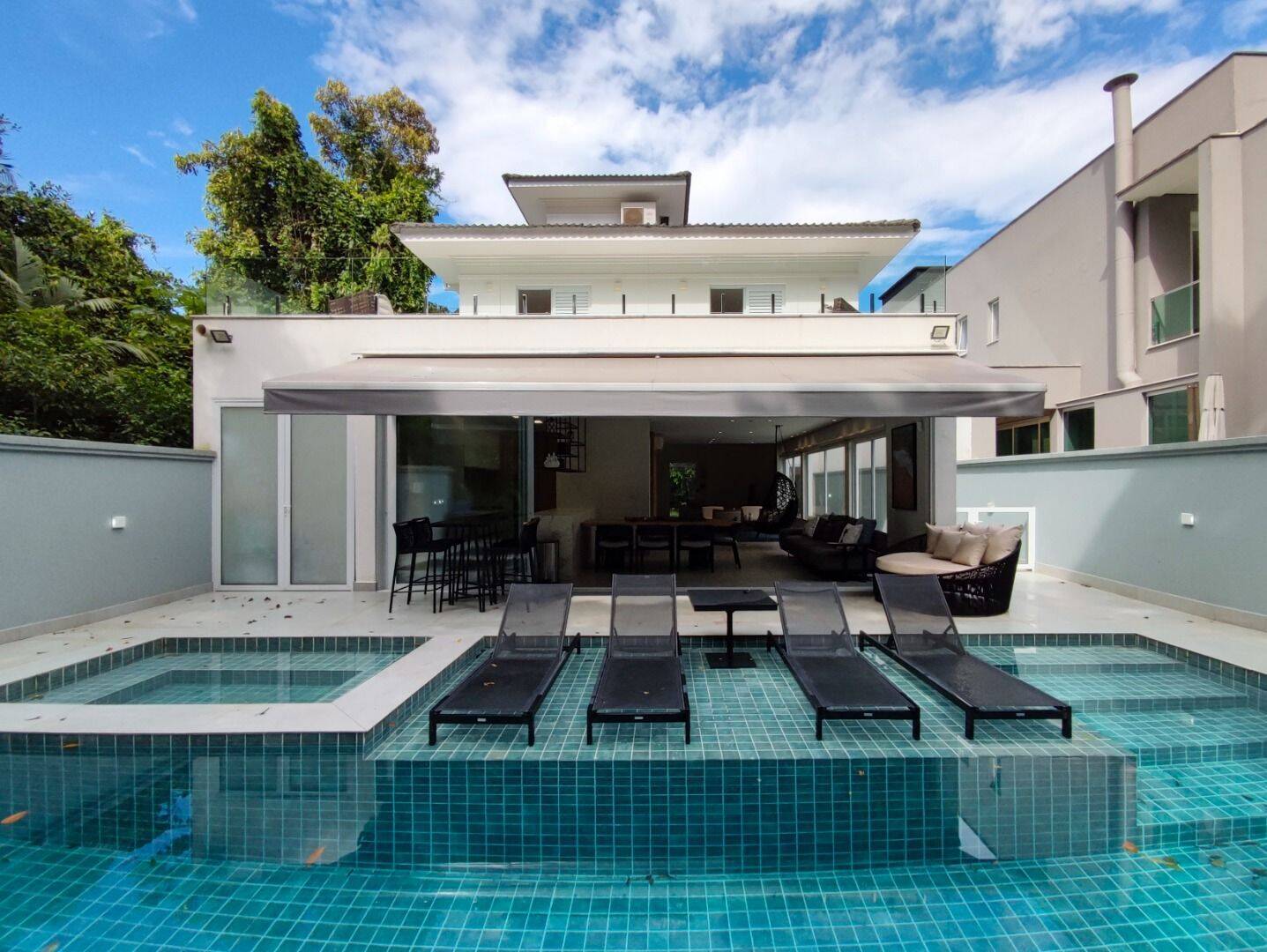 "Exclusiva Casa à Venda no Módulo 26 da Riviera - Localização Privilegiada
