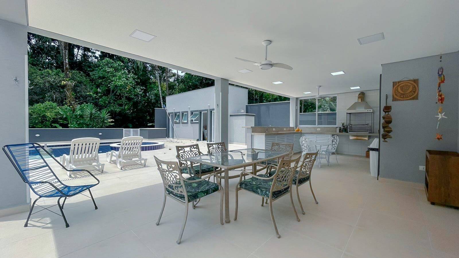 *Viva com Luxo e Conforto na Riviera - Casa à Venda no Módulo 18*