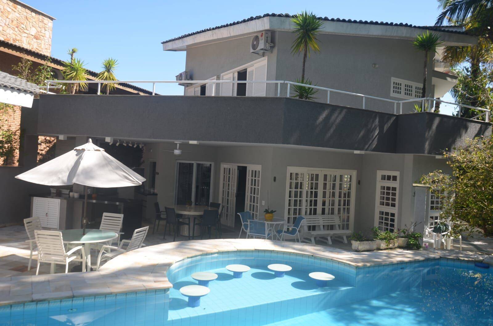 Casa de 5 suítes à venda na Riviera de São Lourenço, módulo 21.