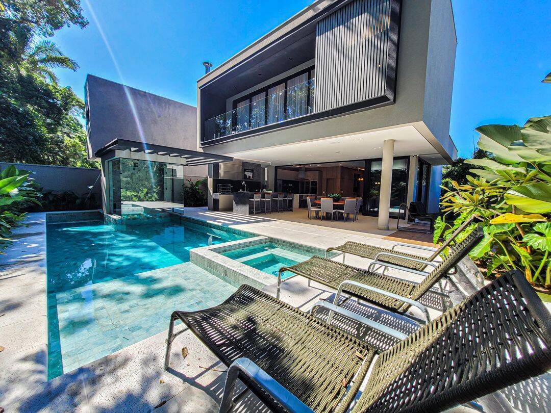 Casa à venda com 5 quartos, 400m² - Foto 1