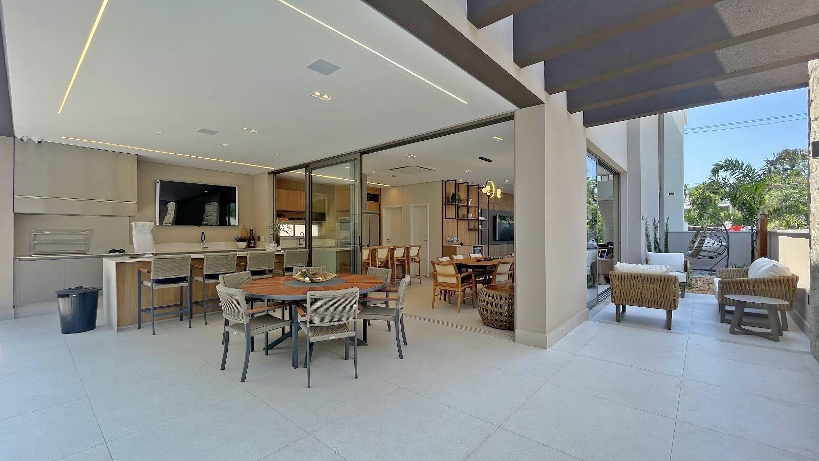 Casa à venda com 6 quartos, 370m² - Foto 28