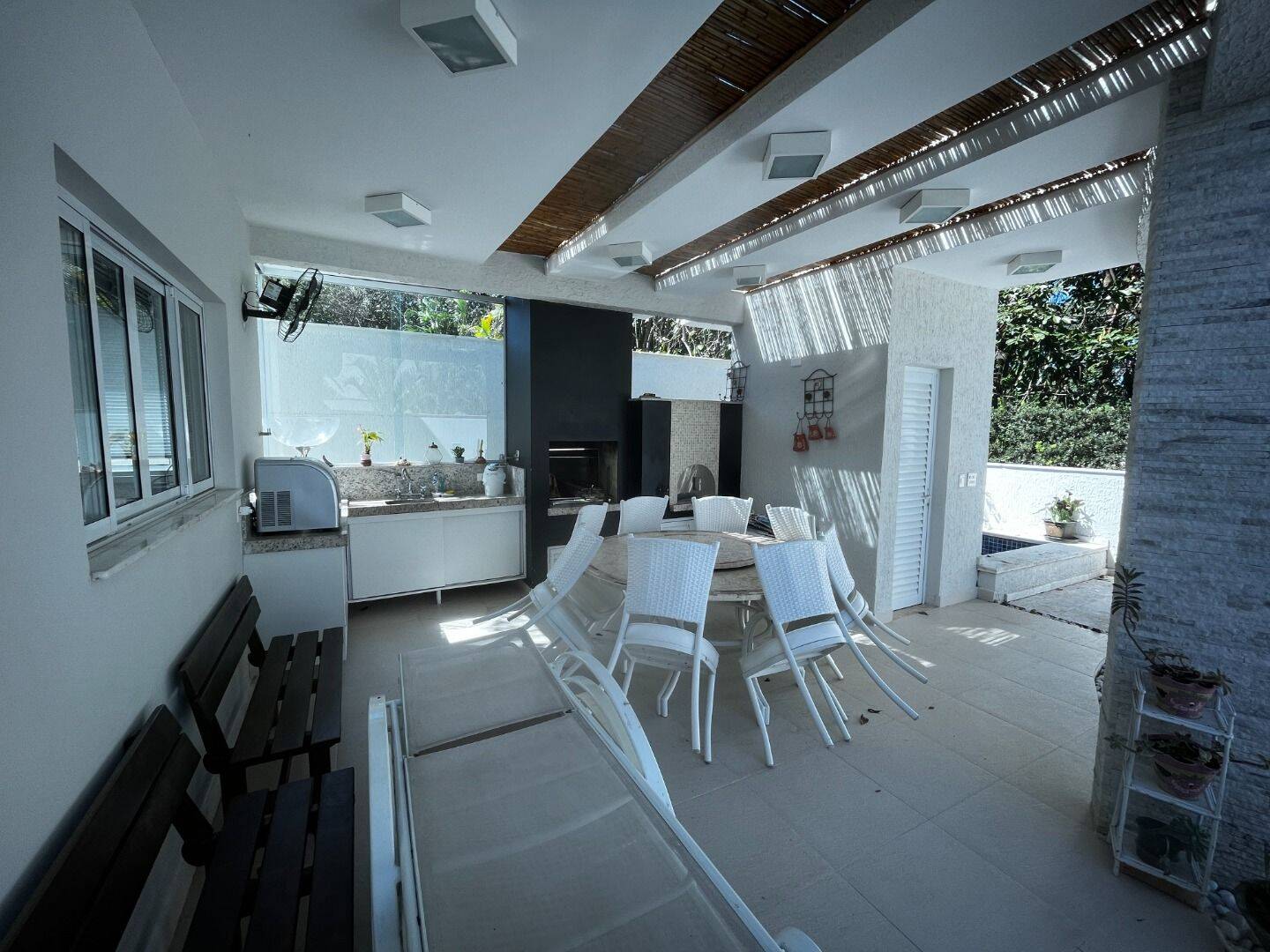 Casa, 6 quartos, 326 m² - Foto 2