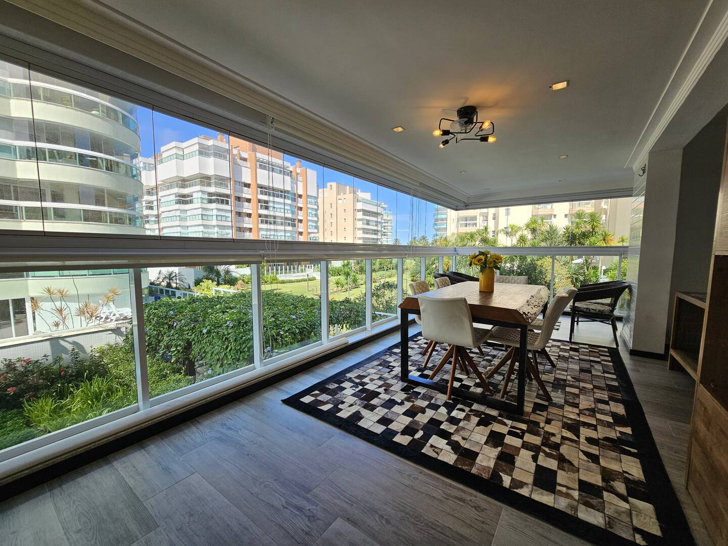 Conforto! Apartamento Decorado à Venda em Riviera - Módulo 07 Pé na Grama