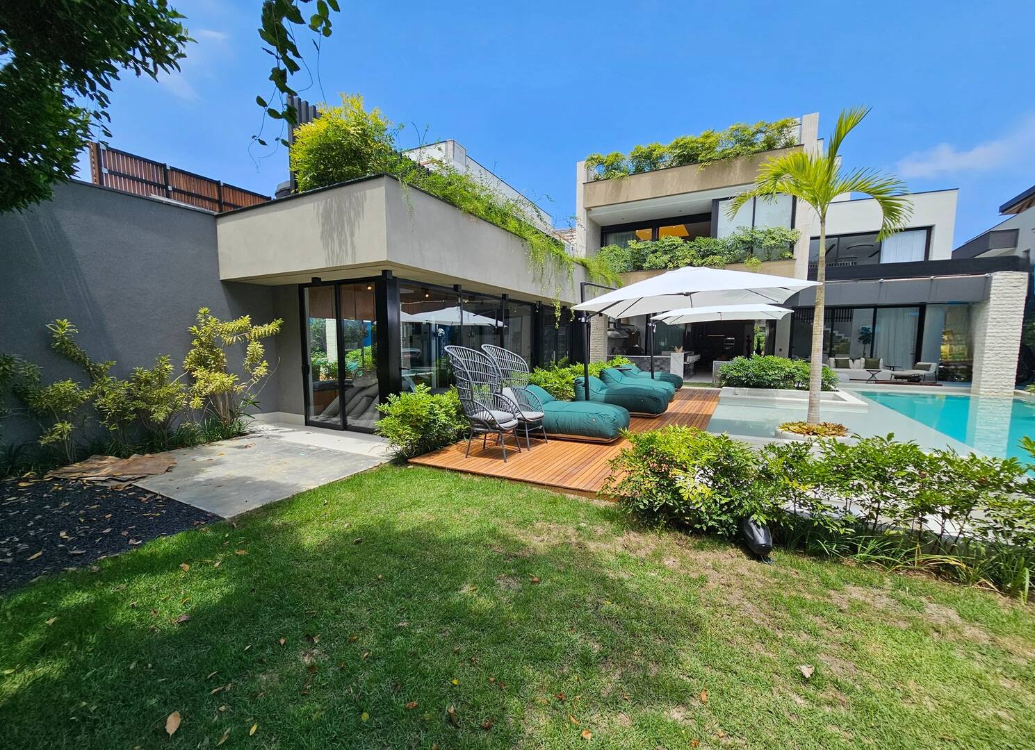Luxuosa Casa de Alto Padrão à venda na Riviera de São Lourenço