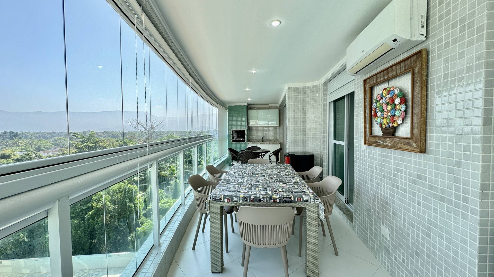 Apartamento decorado à venda na Riviera de São Lourenço módulo 8