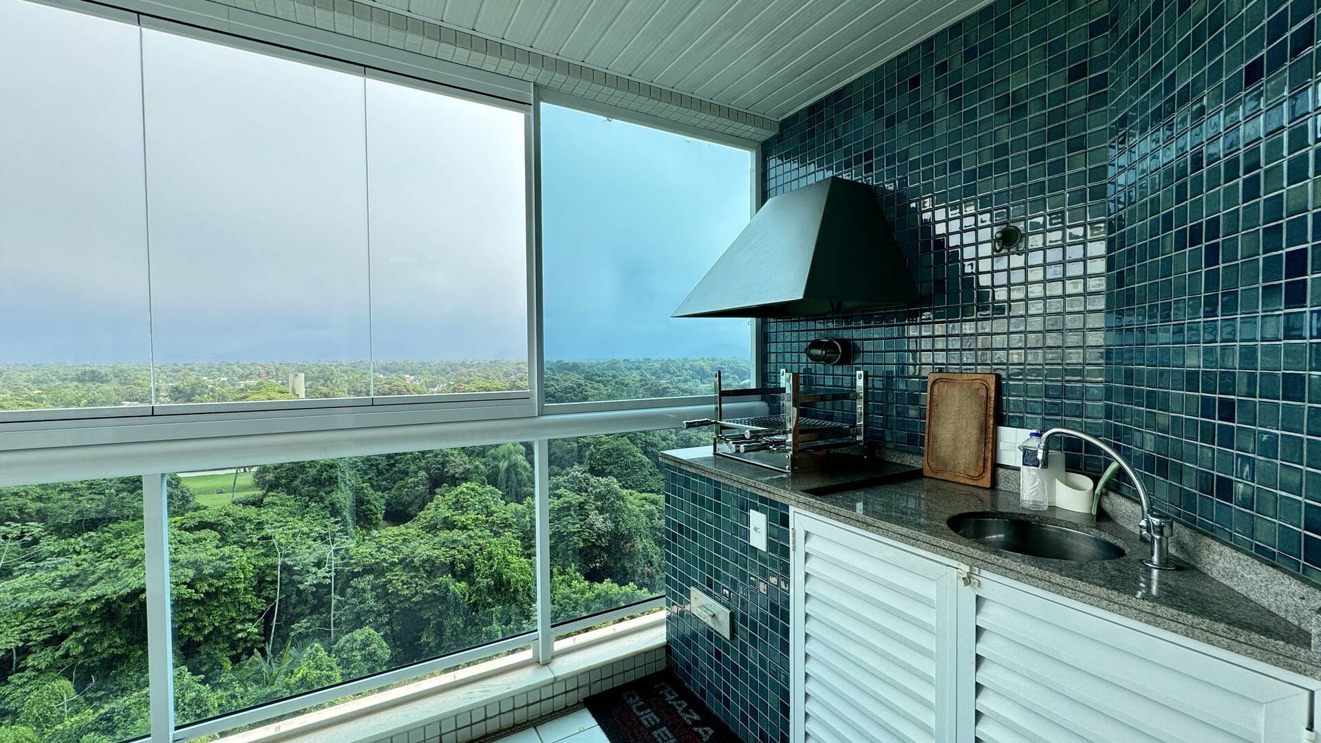 *Riviera Módulo 8: Uma Vista Deslumbrante para a Serra do Mar*