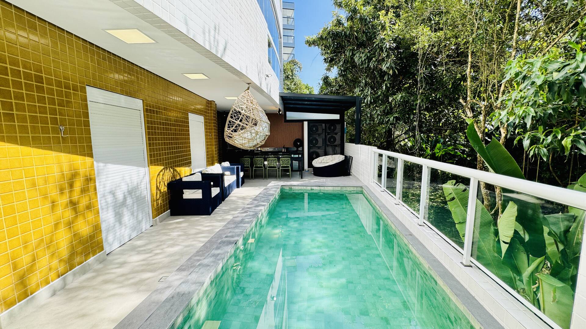 *Belíssimo apartamento finamente decorado, localizado no exclusivo módulo 7