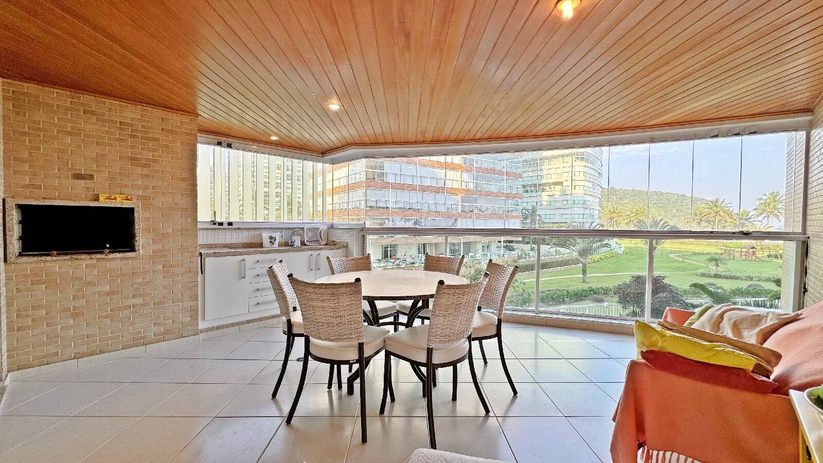 Apartamento com 3 dormitórios à venda, 145 m² por R$ 5.300.000,00