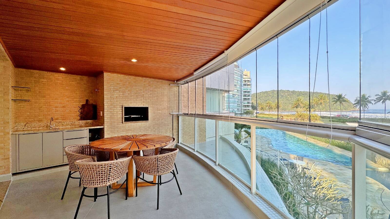 Apartamento com 3 dormitórios à venda, 156 m² por R$ 6.400.000,00 - Riviera