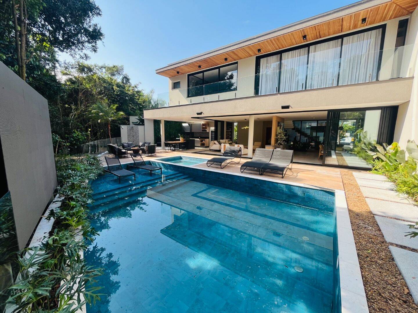 Casa com 6 dormitórios à venda, 570 m² por R$ 14.500.000,00 - Riviera