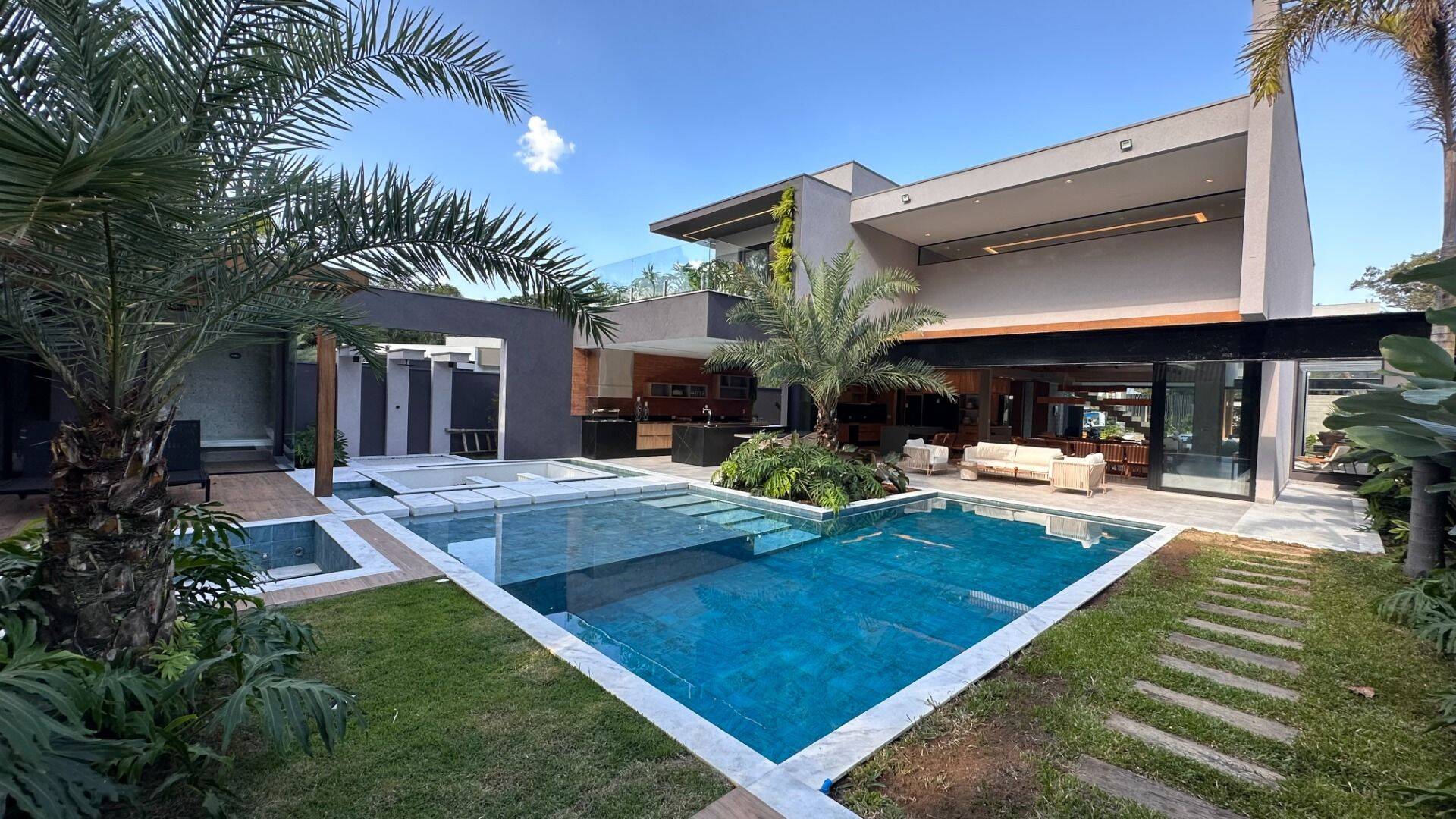 Casa com 5 dormitórios à venda, 474 m² por R$ 13.500.000,00 - Riviera