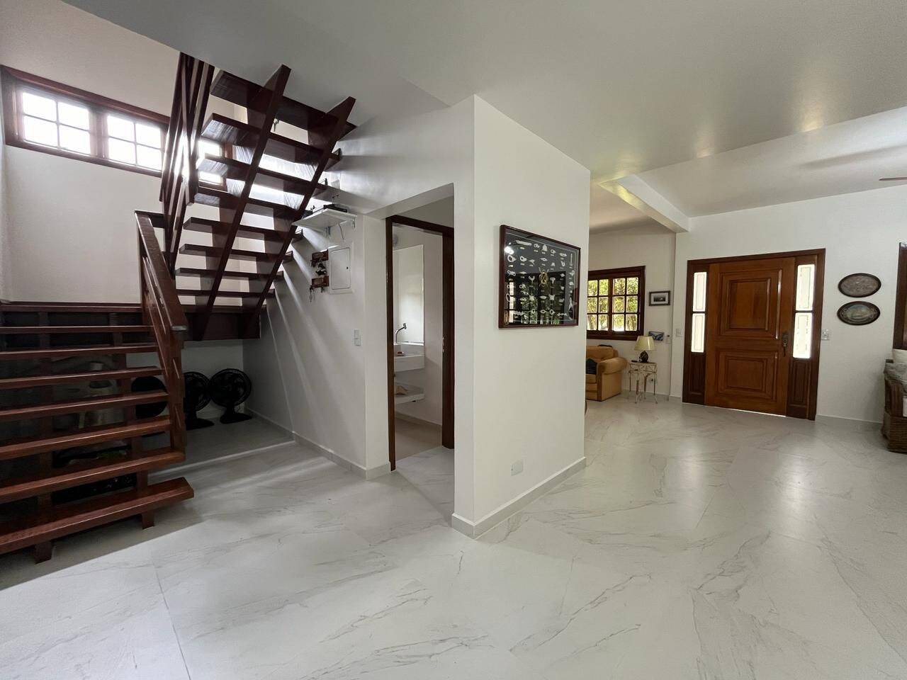 Casa, 5 quartos, 243 m² - Foto 2