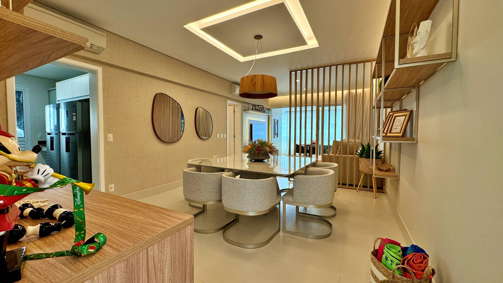 Apartamento de Luxo Finamente Decorado na Riviera de São Lourenço