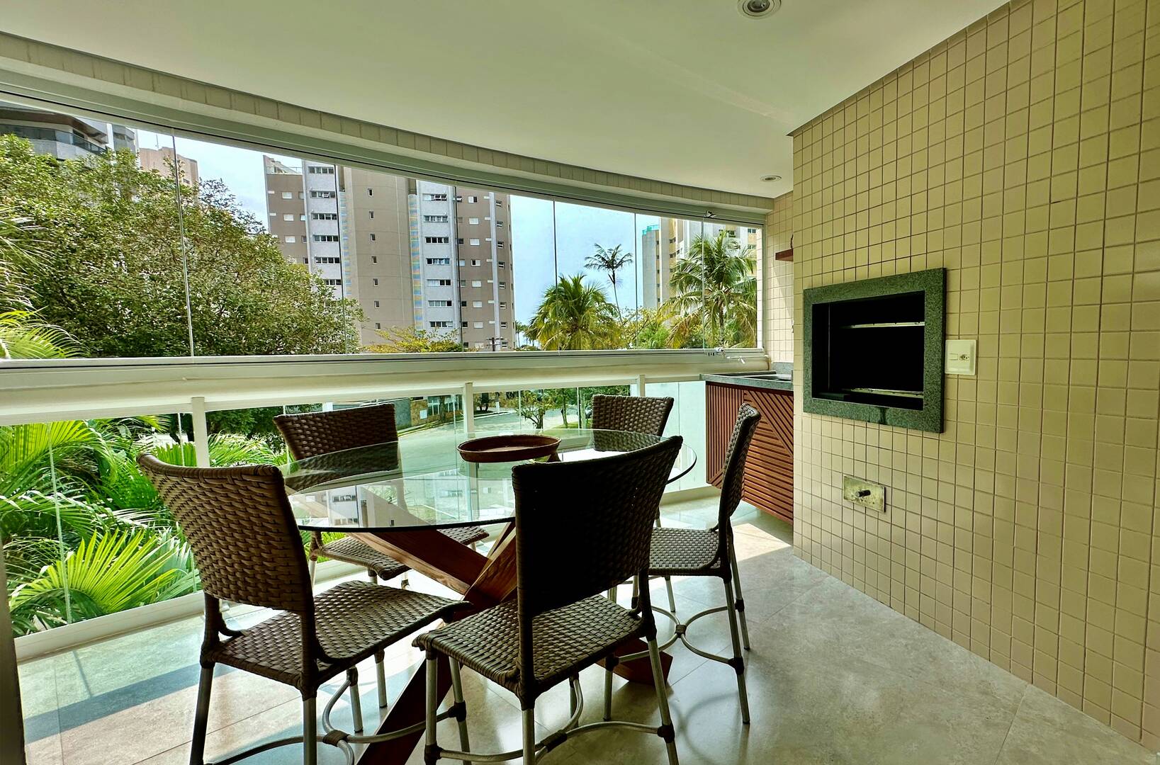 Apartamento com 3 dormitórios à venda, 87 m² por R$ 3.300.000,00 - Riviera