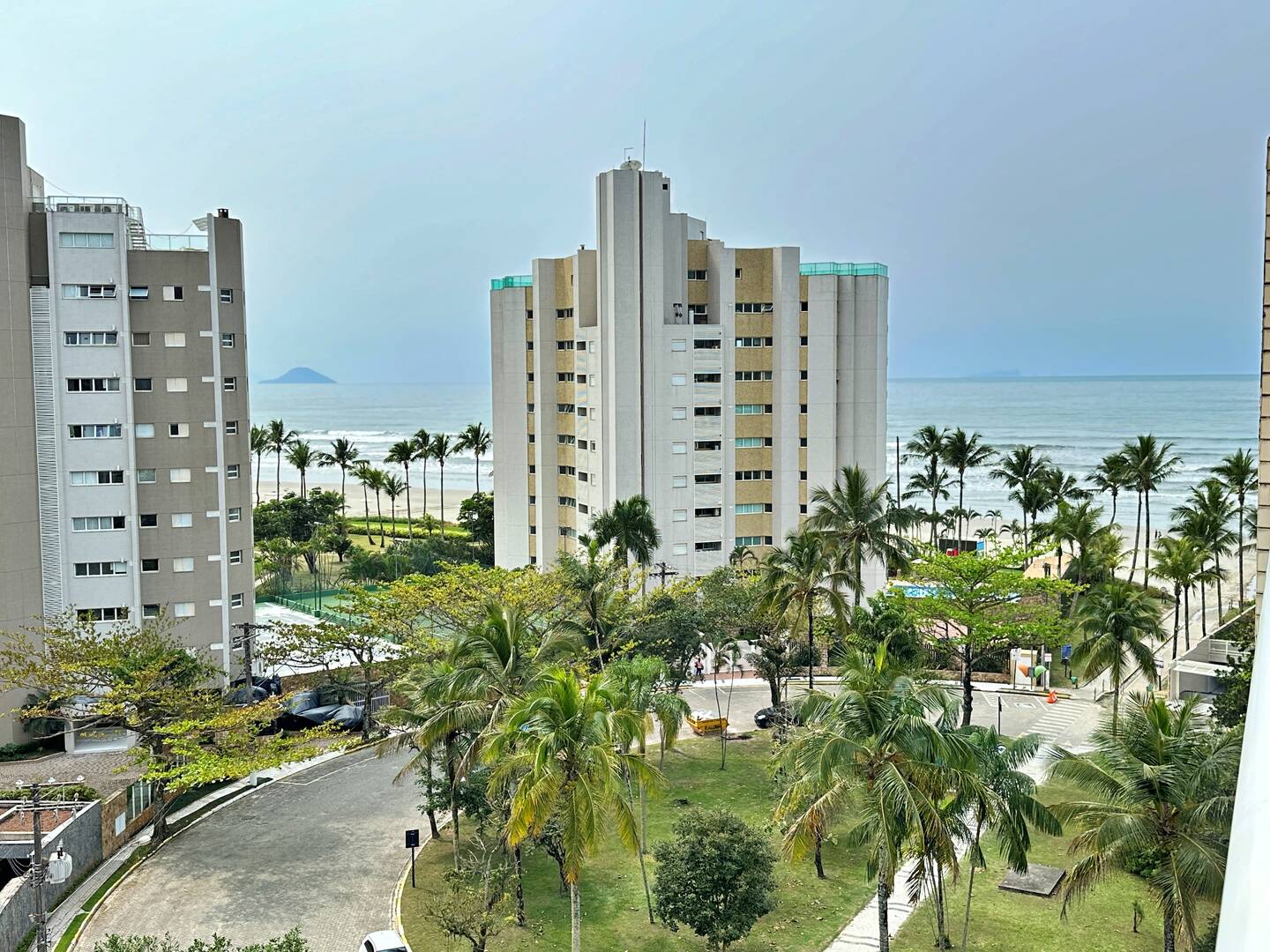 Cobertura Decorada com Vista para o Mar na Riviera – Módulo 2