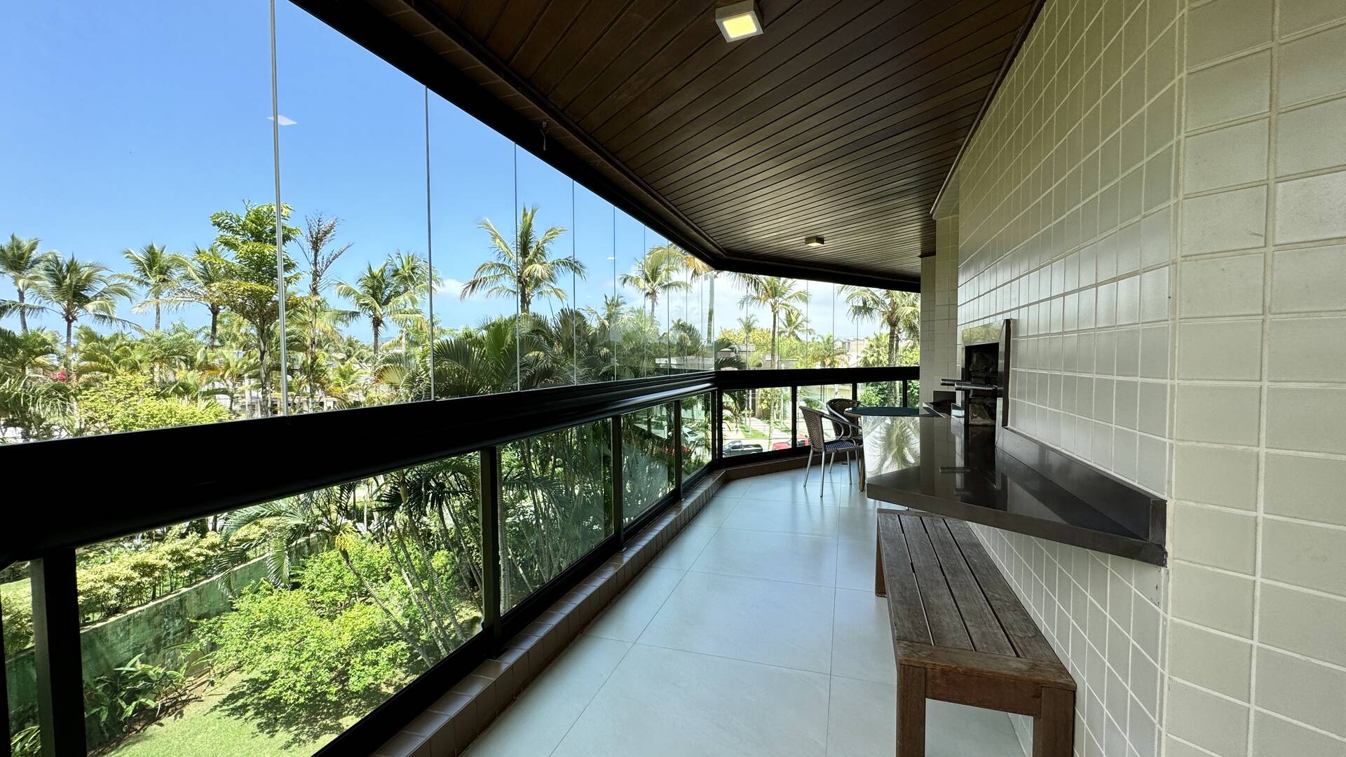 Apartamento com 3 dormitórios à venda, 111 m² por R$ 2.500.000,00 - Riviera