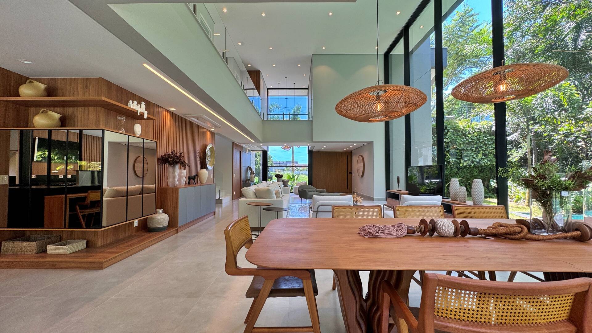 Casa à venda com 6 quartos, 650m² - Foto 11