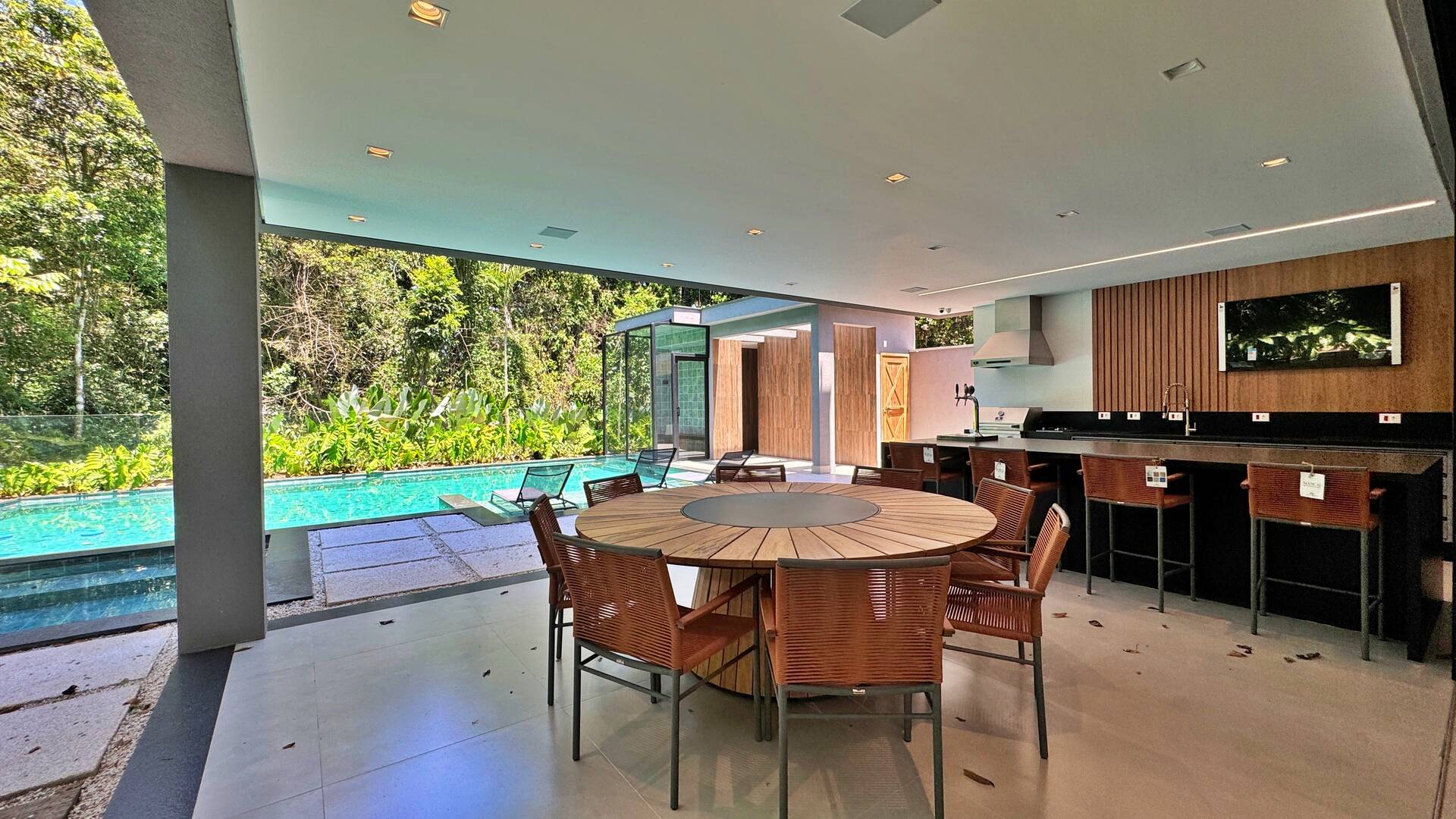 Casa à venda com 6 quartos, 650m² - Foto 13