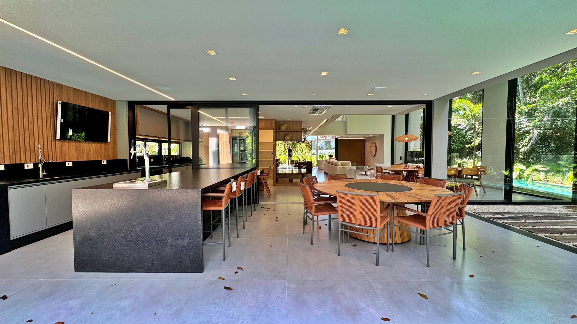 Casa à venda com 6 quartos, 650m² - Foto 15