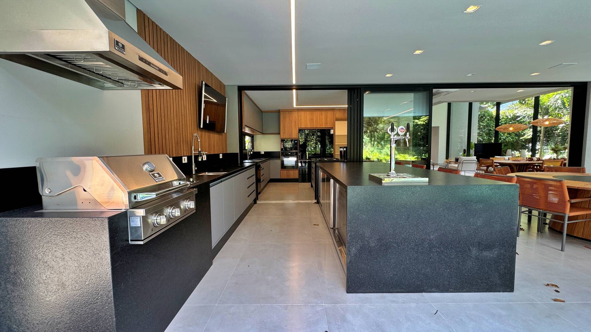 Casa à venda com 6 quartos, 650m² - Foto 17