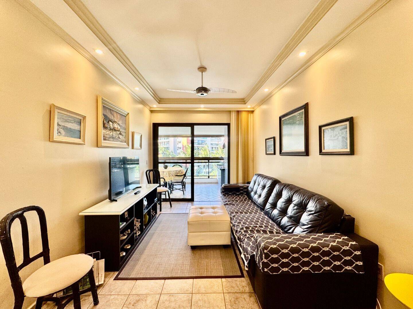 Apartamento com 2 dormitórios à venda, 91 m² por R$ 2.050.000,00 - Riviera