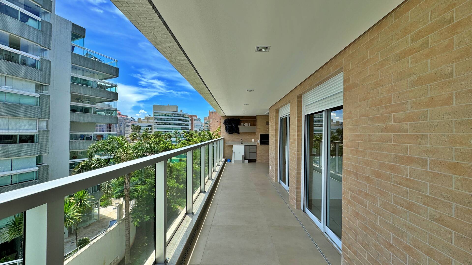 Apartamento com 3 dormitórios à venda, 110 m² por R$ 3.990.000,00 - Riviera