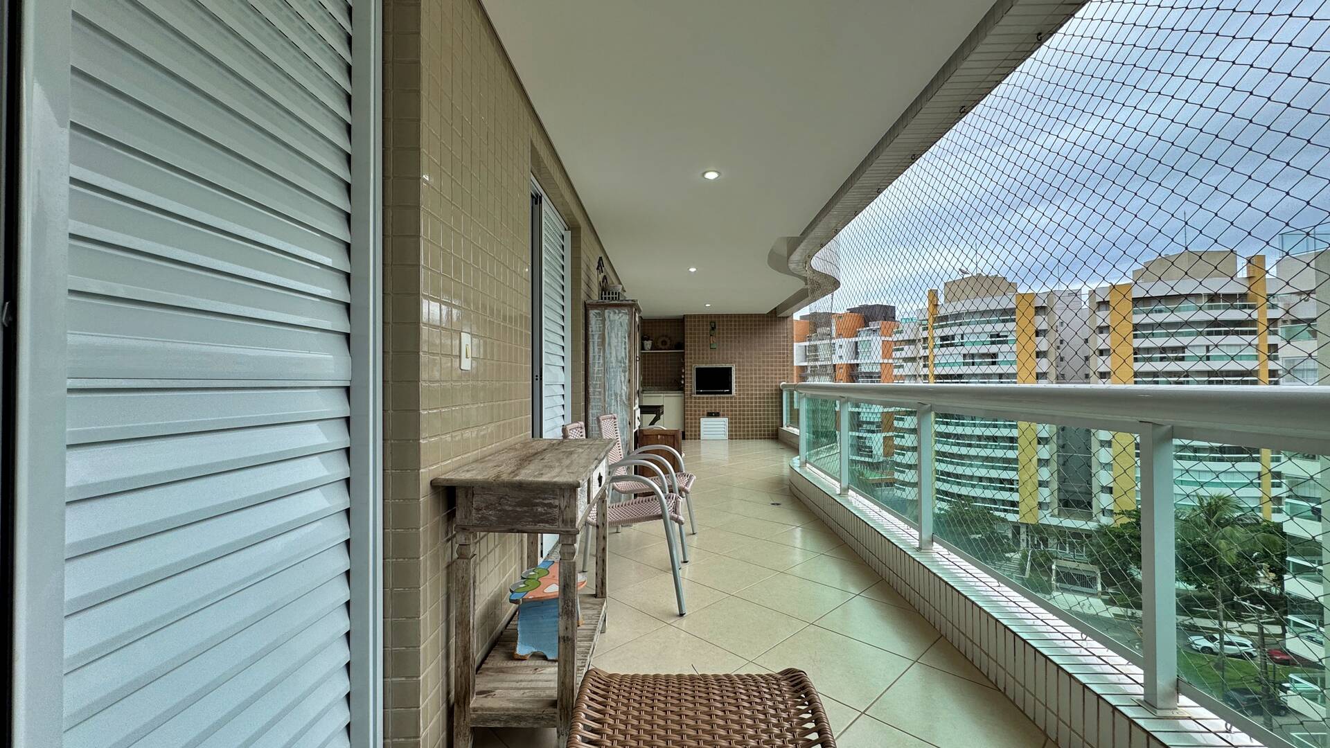 Apartamento com 3 dormitórios à venda, 106 m² por R$ 2.450.000,00 - Riviera