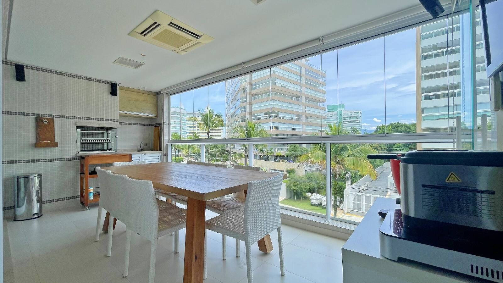 Apartamento com 3 dormitórios à venda, 138 m² por R$ 3.650.000,00 - Riviera