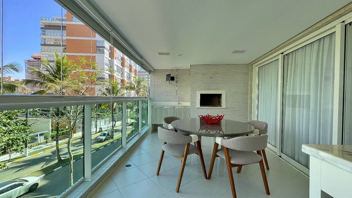 Excelente apartamento à venda na Riviera, módulo 8, com vista para o mar!