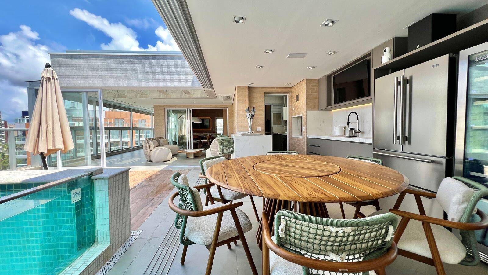 Cobertura, 4 quartos, 319 m² - Foto 1