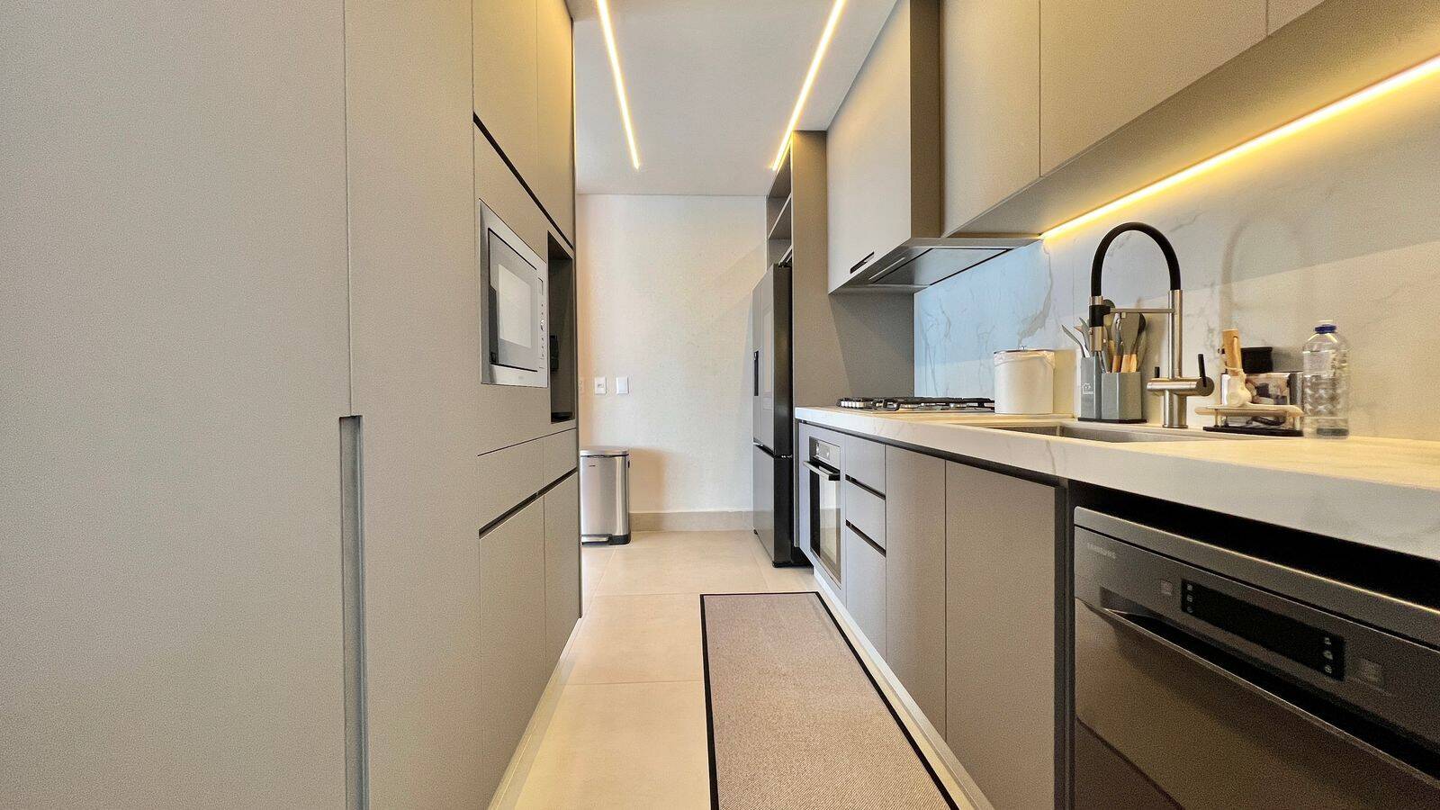 Cobertura, 4 quartos, 319 m² - Foto 4