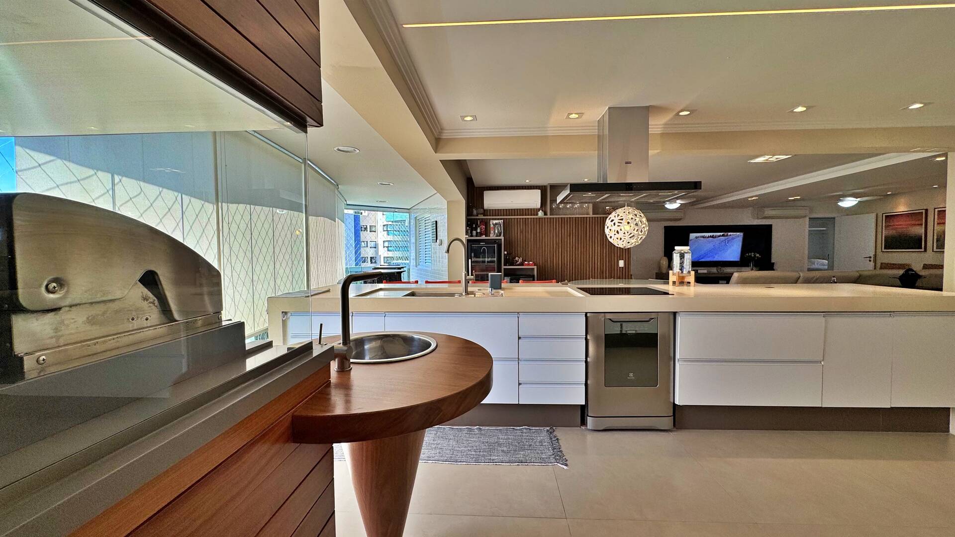 Apartamento à venda com 5 quartos, 244m² - Foto 2