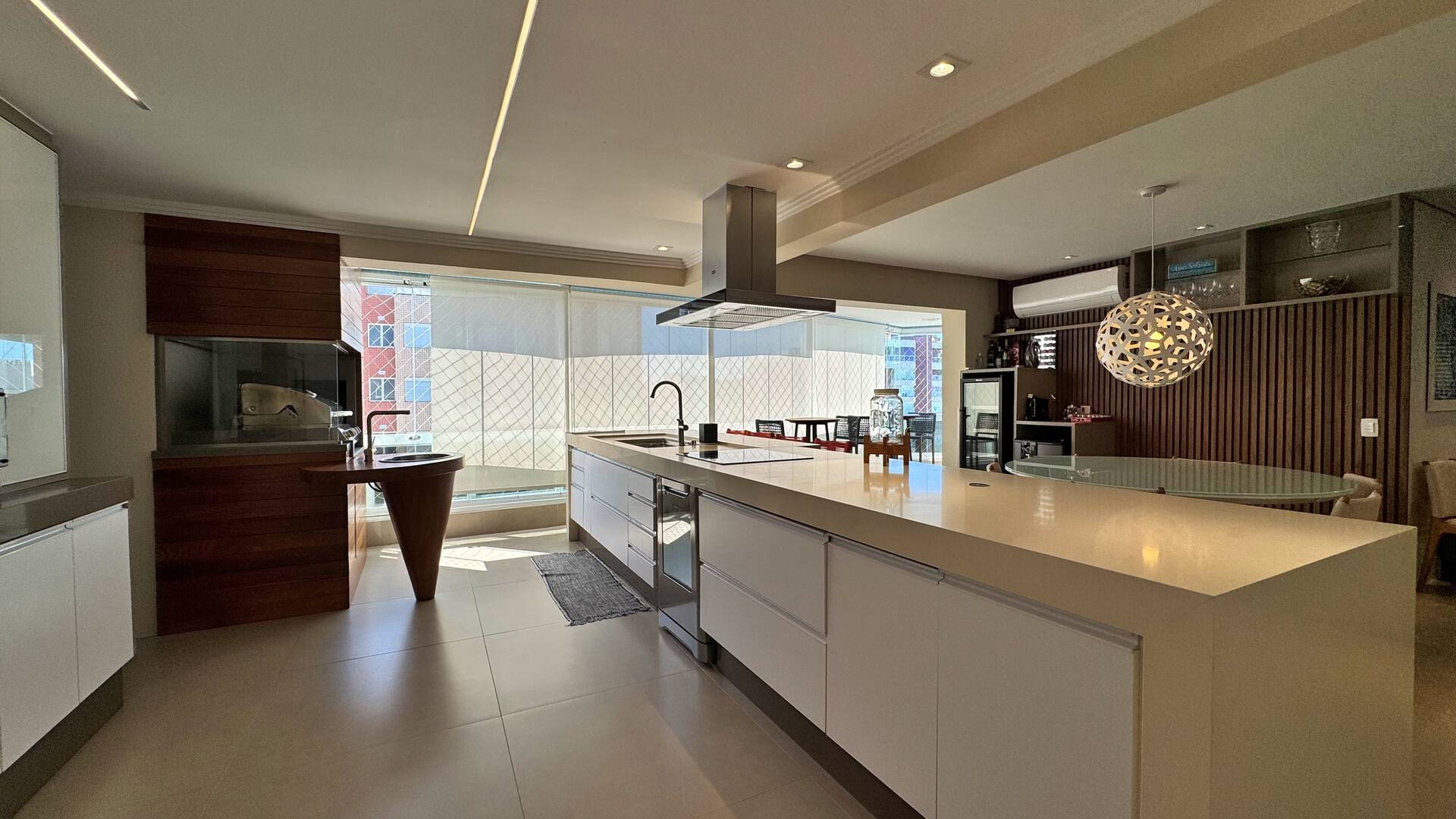 Apartamento à venda com 5 quartos, 244m² - Foto 4