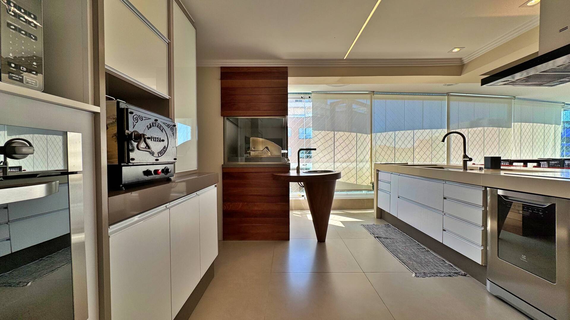 Apartamento à venda com 5 quartos, 244m² - Foto 42