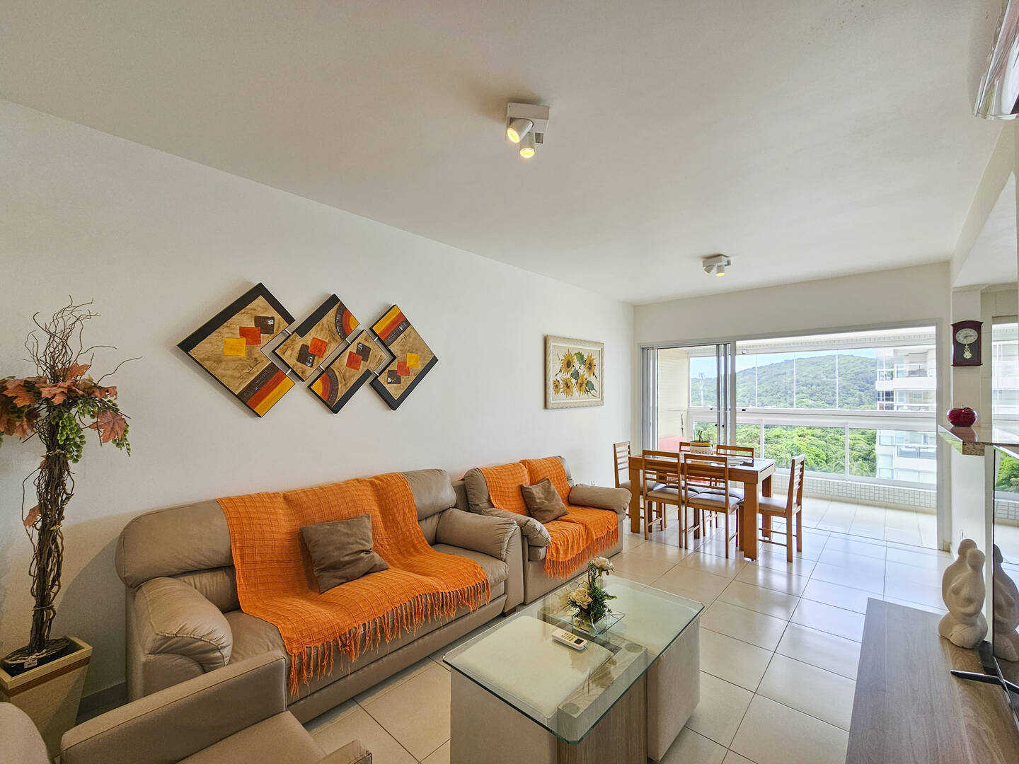 Apartamento à venda Riviera módulo 8 com área de lazer na cobertura.