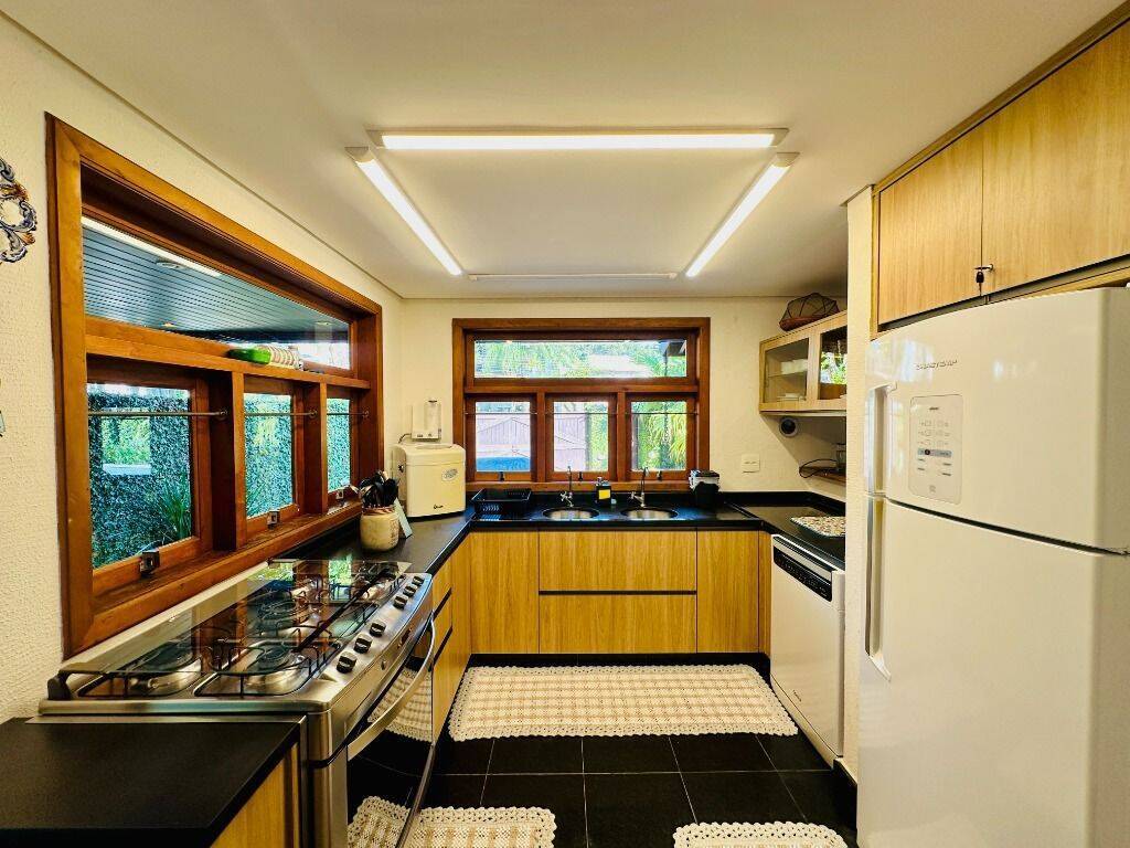 Casa, 5 quartos, 328 m² - Foto 9