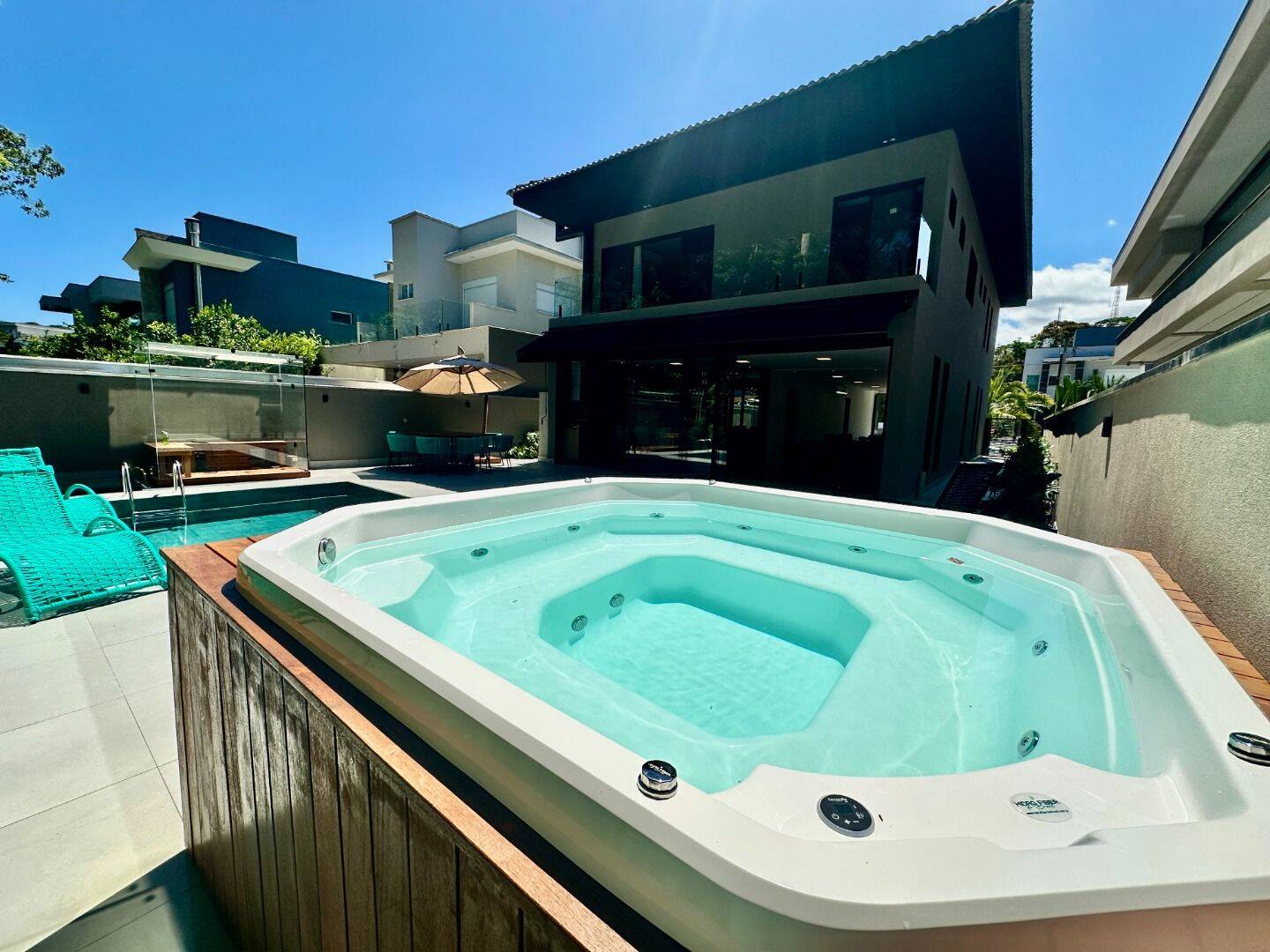 Casa, 6 quartos, 356 m² - Foto 1