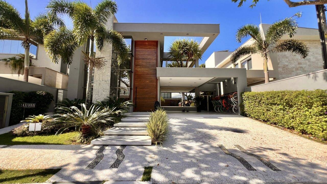Casa com 6 dormitórios à venda, 537 m² por R$ 18.900.000,00 - Riviera