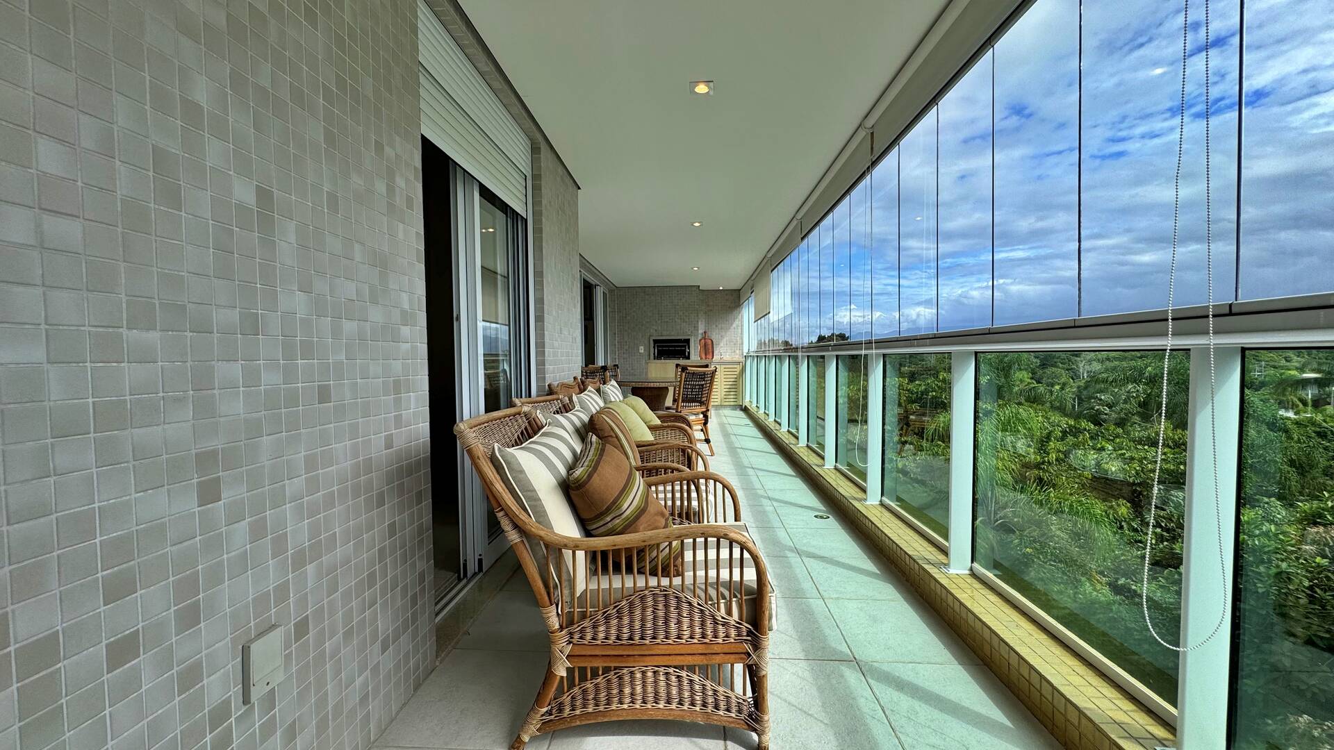 Apartamento com 3 dormitórios à venda, 144 m² por R$ 3.500.000,00 - Riviera