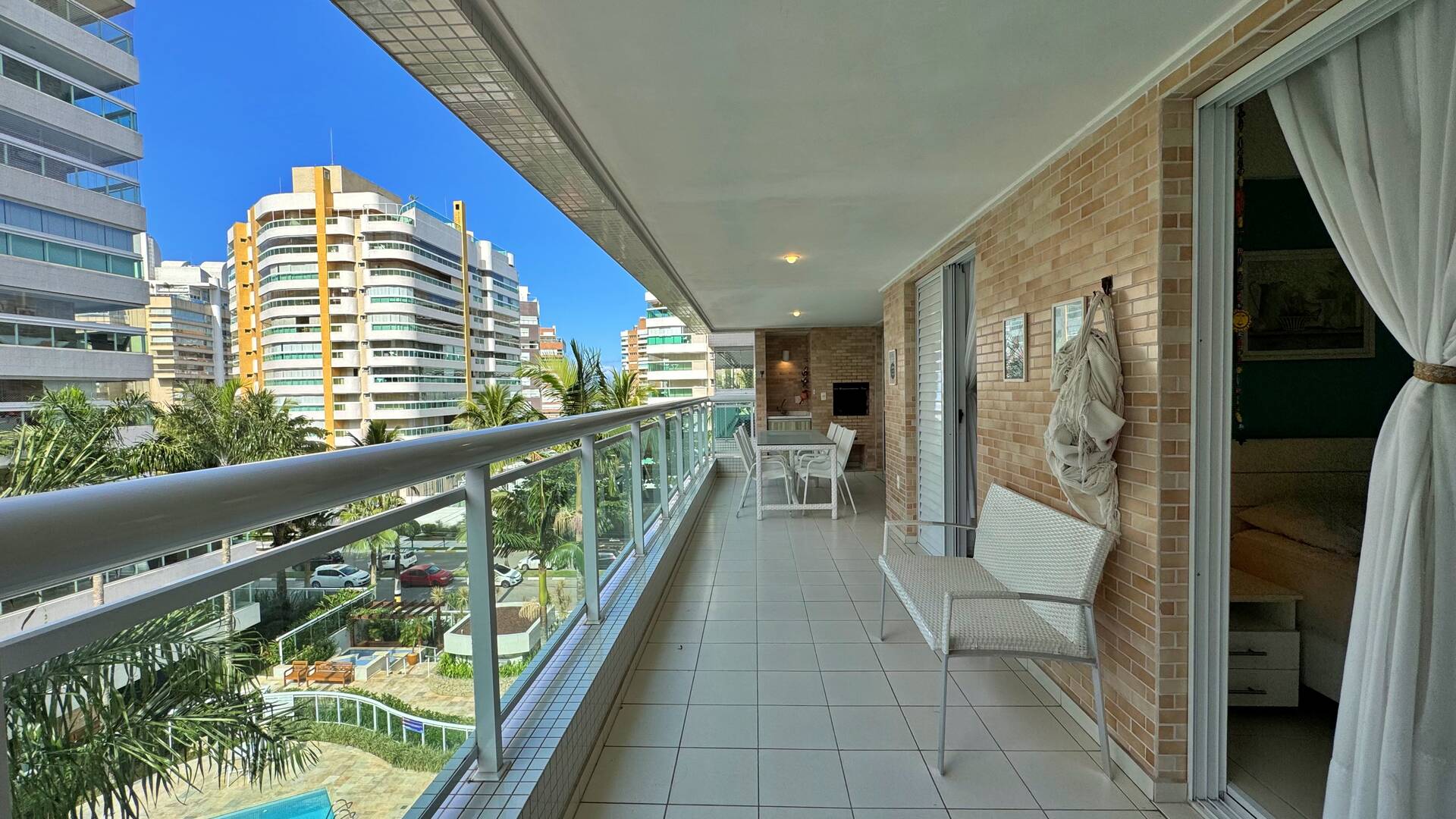 Apartamento com 3 dormitórios à venda, 96 m² por R$ 2.450.000,00 - Riviera
