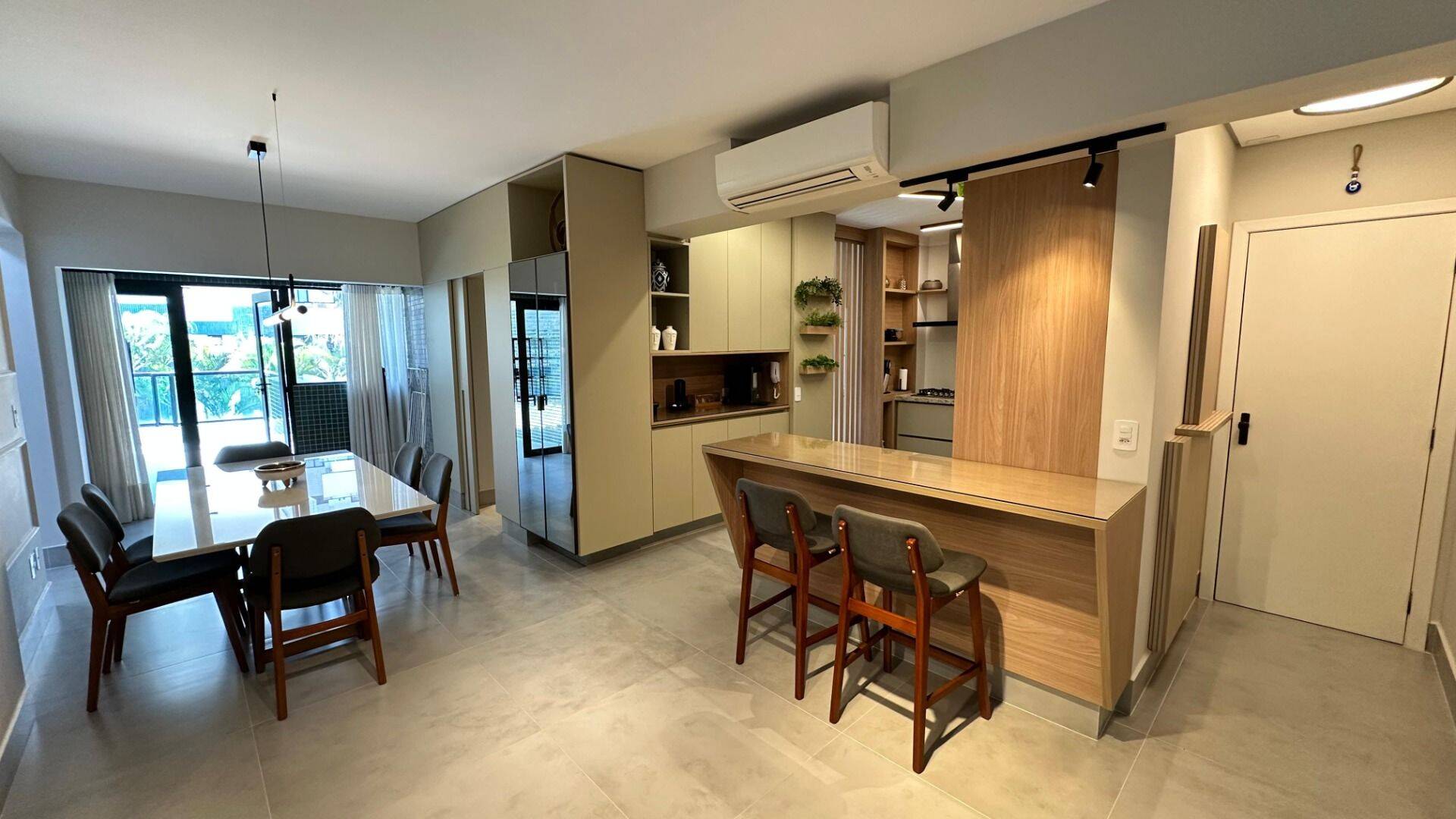 Apartamento com 3 dormitórios à venda, 121 m² por R$ 2.980.000,00 - Riviera