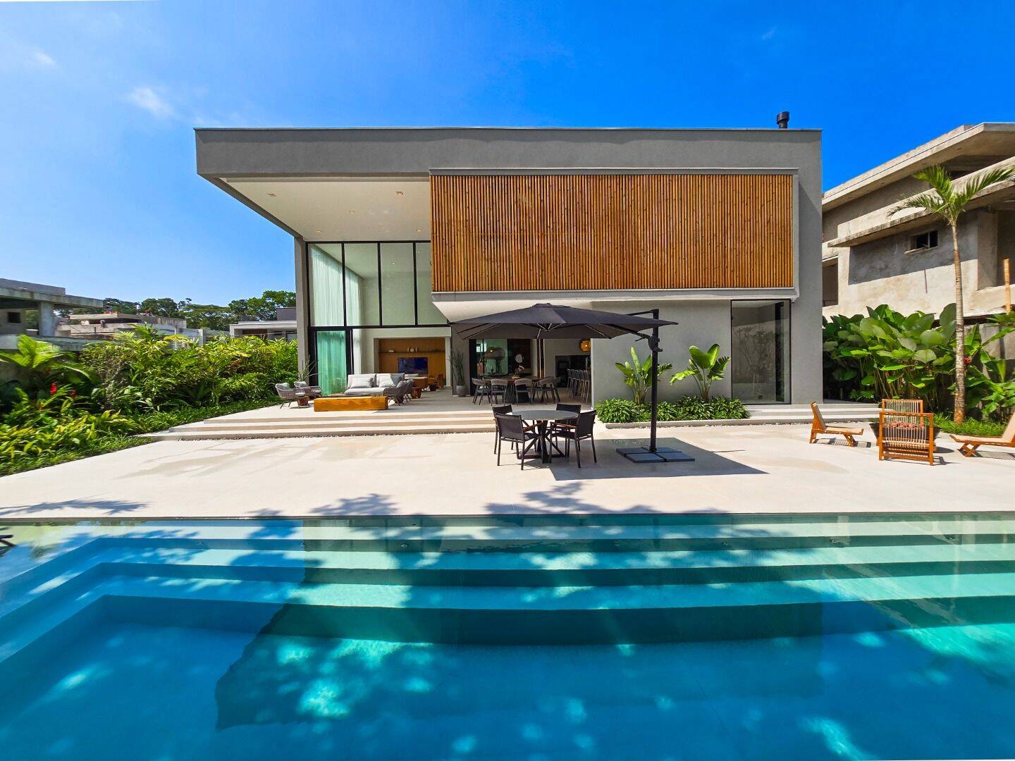 Casa com 8 dormitórios à venda, 649 m² por R$ 17.700.000,00 - Riviera