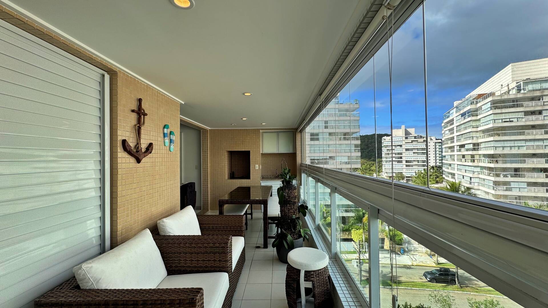 Apartamento com 3 dormitórios à venda, 95 m² por R$ 2.680.000,00