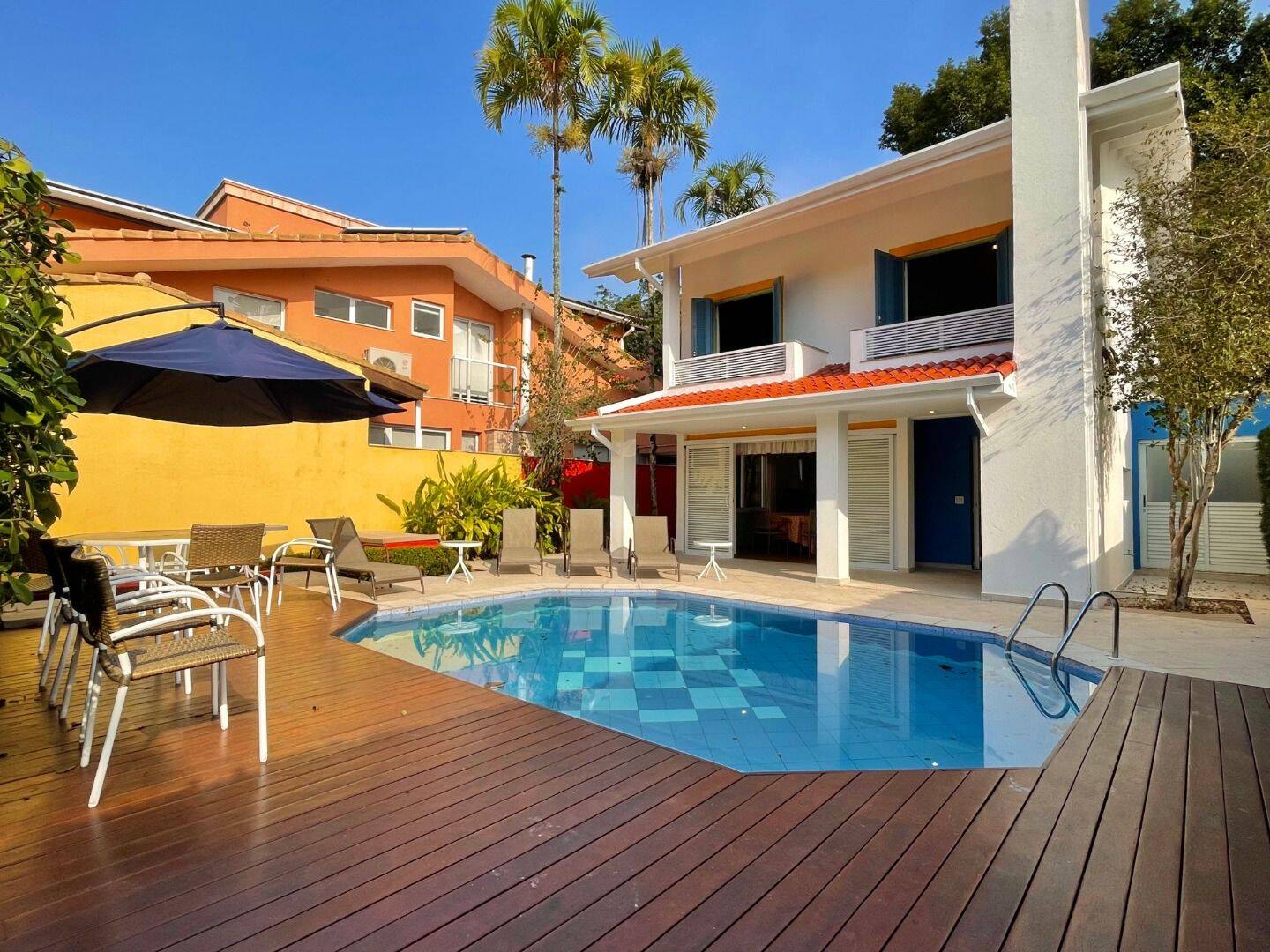 Casa com 4 dormitórios à venda, 320 m² por R$ 3.000.000,00 - Riviera