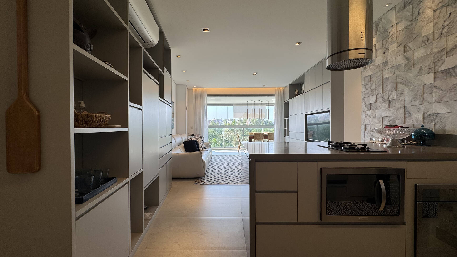 Apartamento à venda com 2 quartos, 100m² - Foto 2
