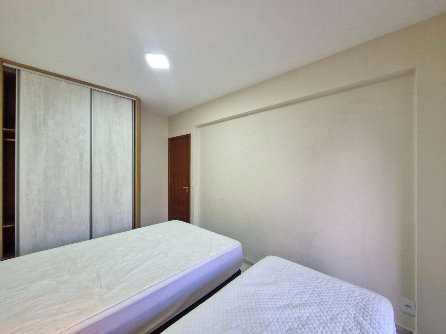 Apartamento à venda com 2 quartos, 60m² - Foto 13